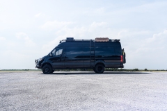 BLACK_VAN-4