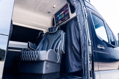 BLACK_VAN-9